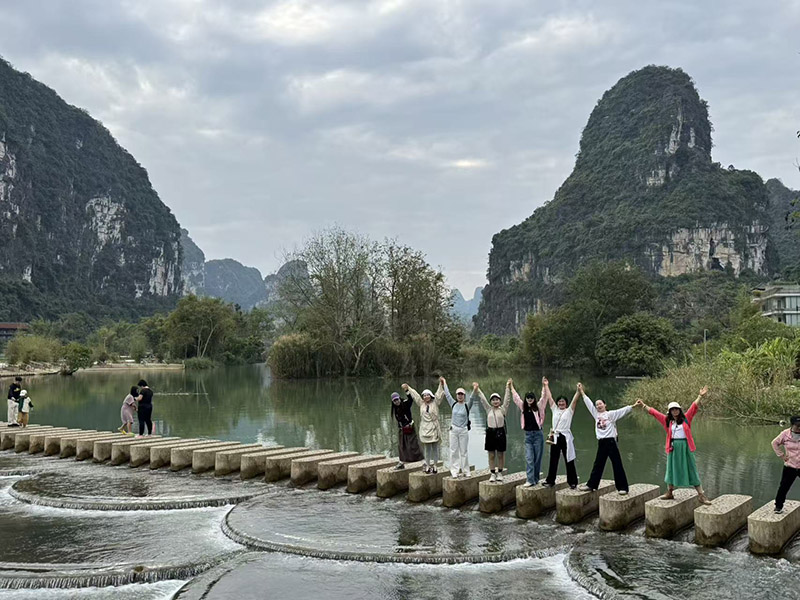 銘誠錦深耕膠粘劑行業(yè)20周年慶團(tuán)建廣西崇左