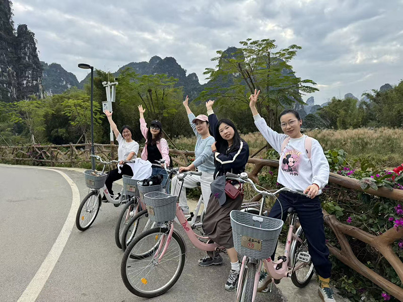 銘誠錦深耕膠粘劑行業(yè)20周年慶團(tuán)建廣西崇左